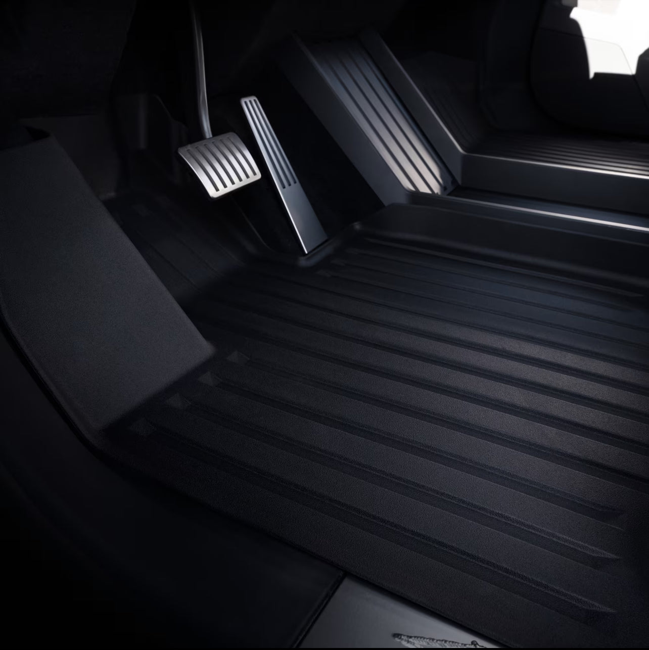 Cybertruck personalized full-car molded floor mat package, which is a must-have for car owners. It is wear-resistant, dirt-resistant, sun-proof and odor-free.